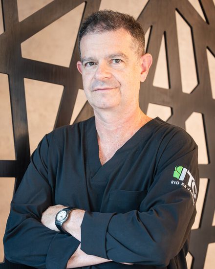 Dr. Luciano Favorito